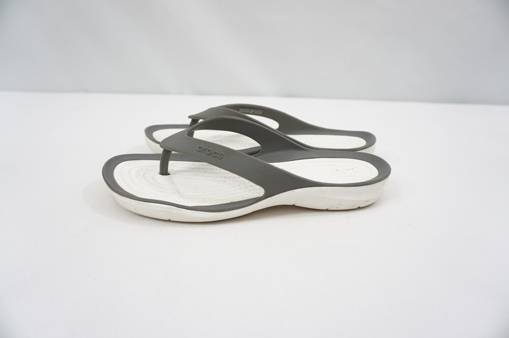 CROCS SWIFTWATER WOMEN/YOUTH 4 USED FLIP FLOPS/SANDALS/THONGS 204974 GREY/WHITE